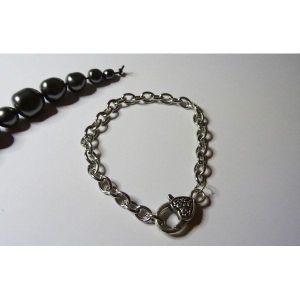Bracelet chaîne argentée gros fermoir coeur 20 cm