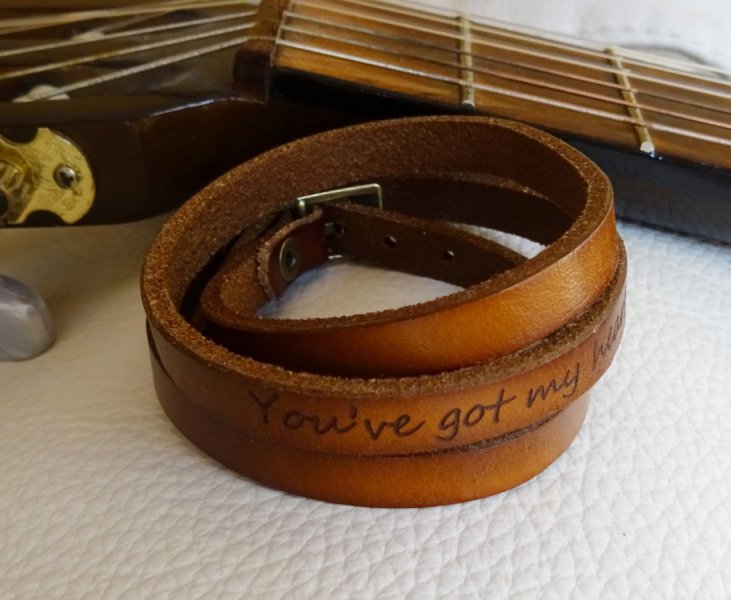 Bracelet cuir grav&eacute; &agrave; personnaliser