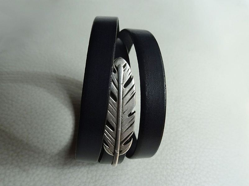Bracelet cuir noir 3 tours Plume ajustable