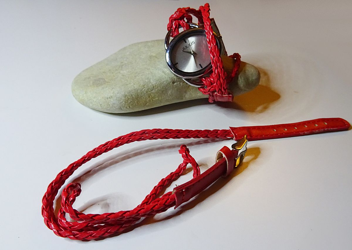 Bracelet montre tressé rouge
