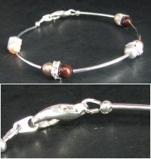 Bracelet-tube aux perles nacrées Swarovski 