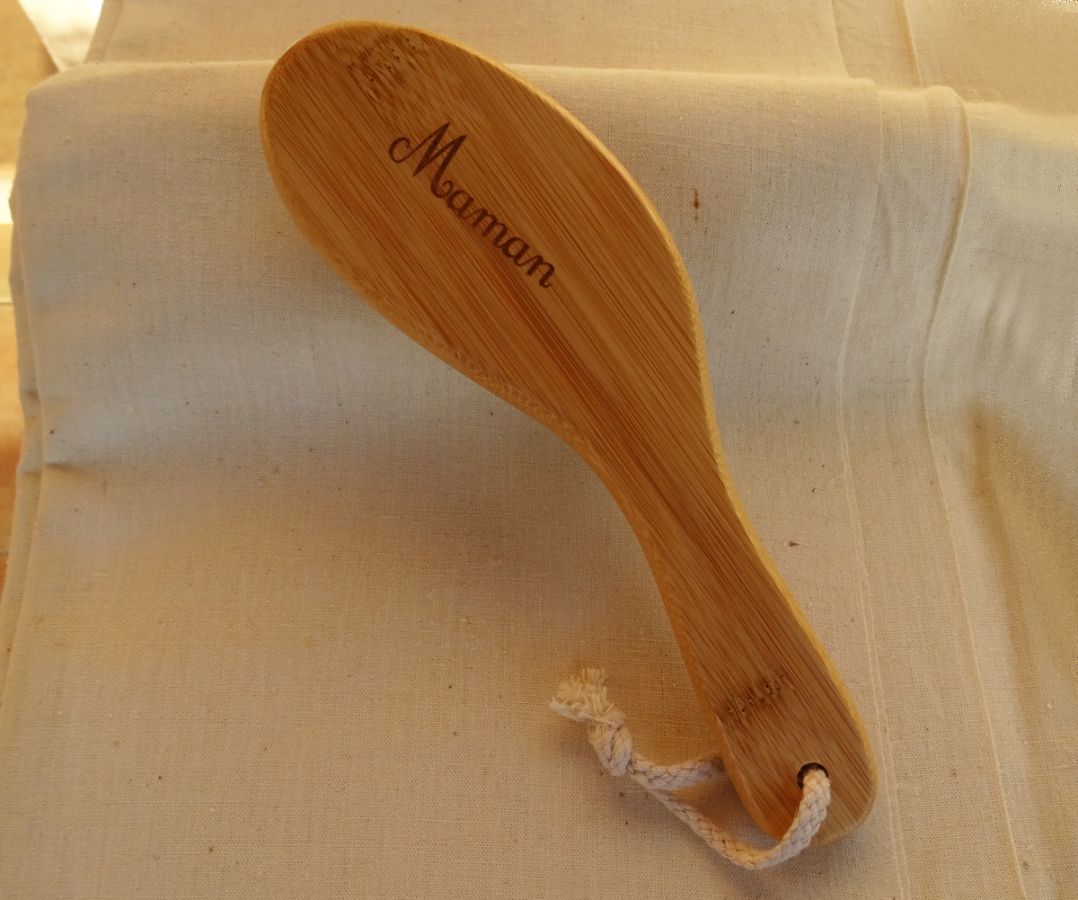 Brosse pour le bain en bois &agrave; graver