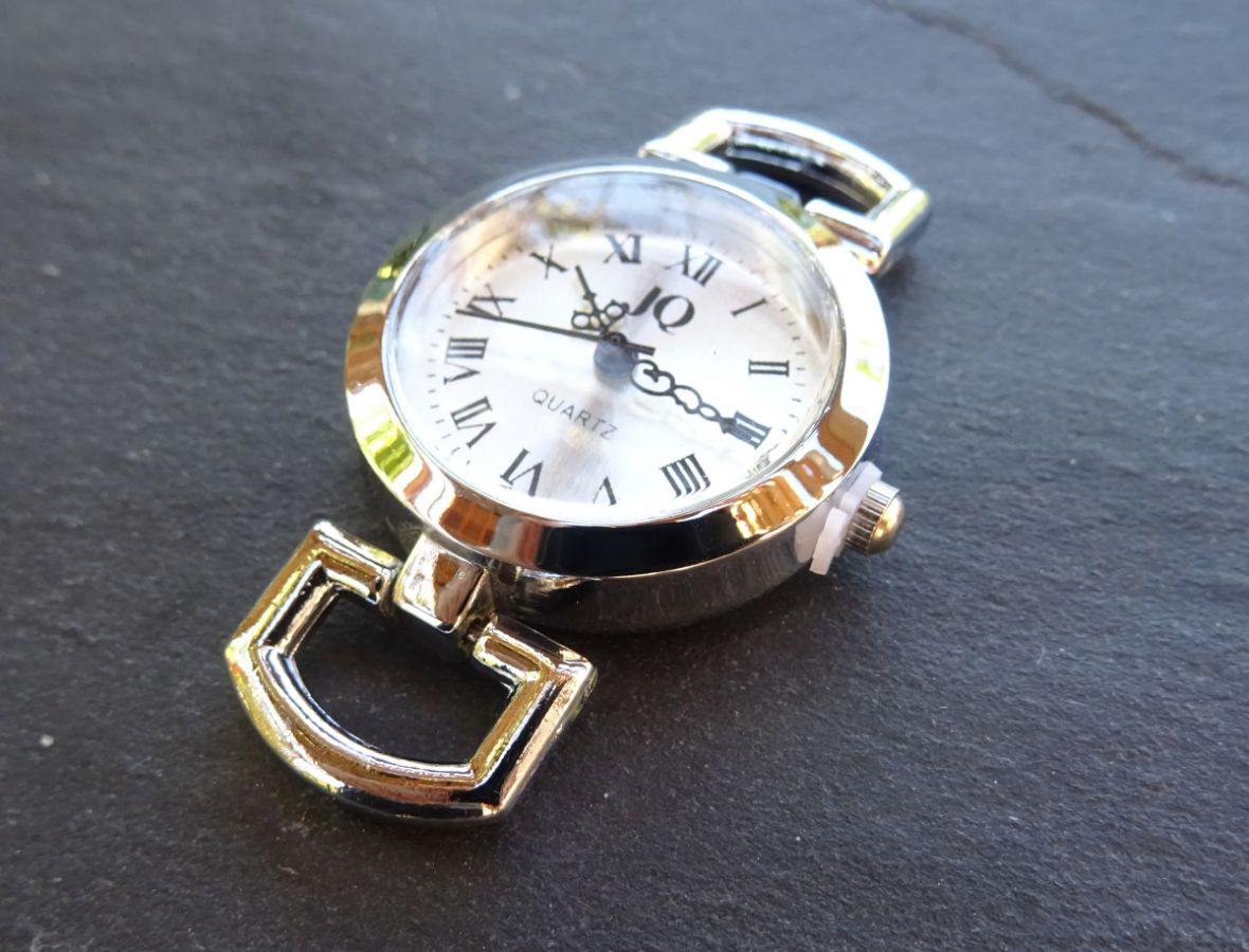 Cadran de montre argenté style vintage