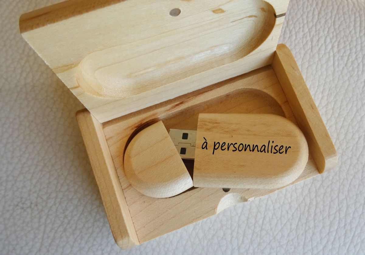 Cl&eacute; Usb 16 Go dans coffret personnalis&eacute; bois clair