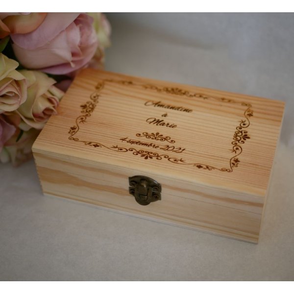 Coffret en bois gravé personnalisé