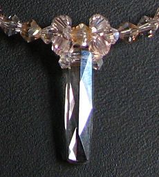 Collier colonne de cristal