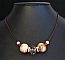 Collier multi-mati&egrave;res beige &eacute;cru