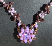 Collier Tinos Magatama Cassis