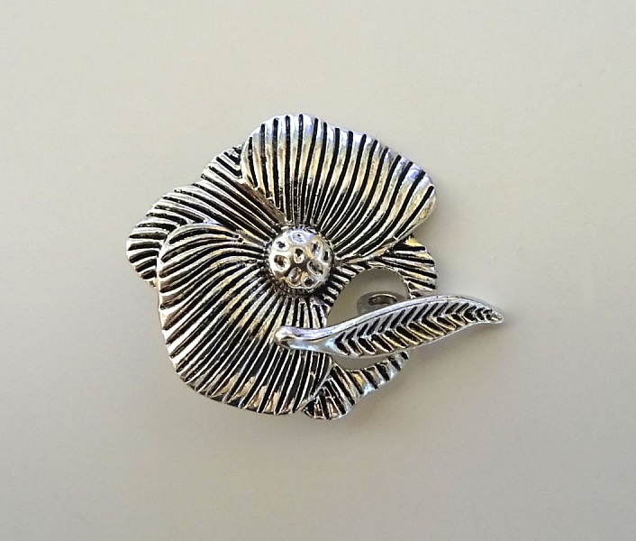 Fermoir en T Fleur 29 mm argent&eacute; vieilli