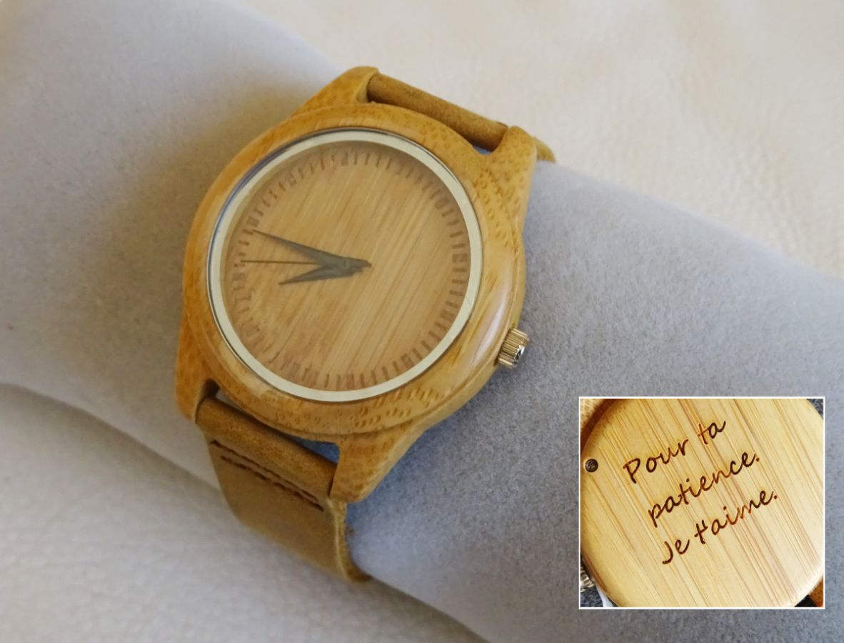 Montre en bois &agrave; graver pour femme - cuir marron