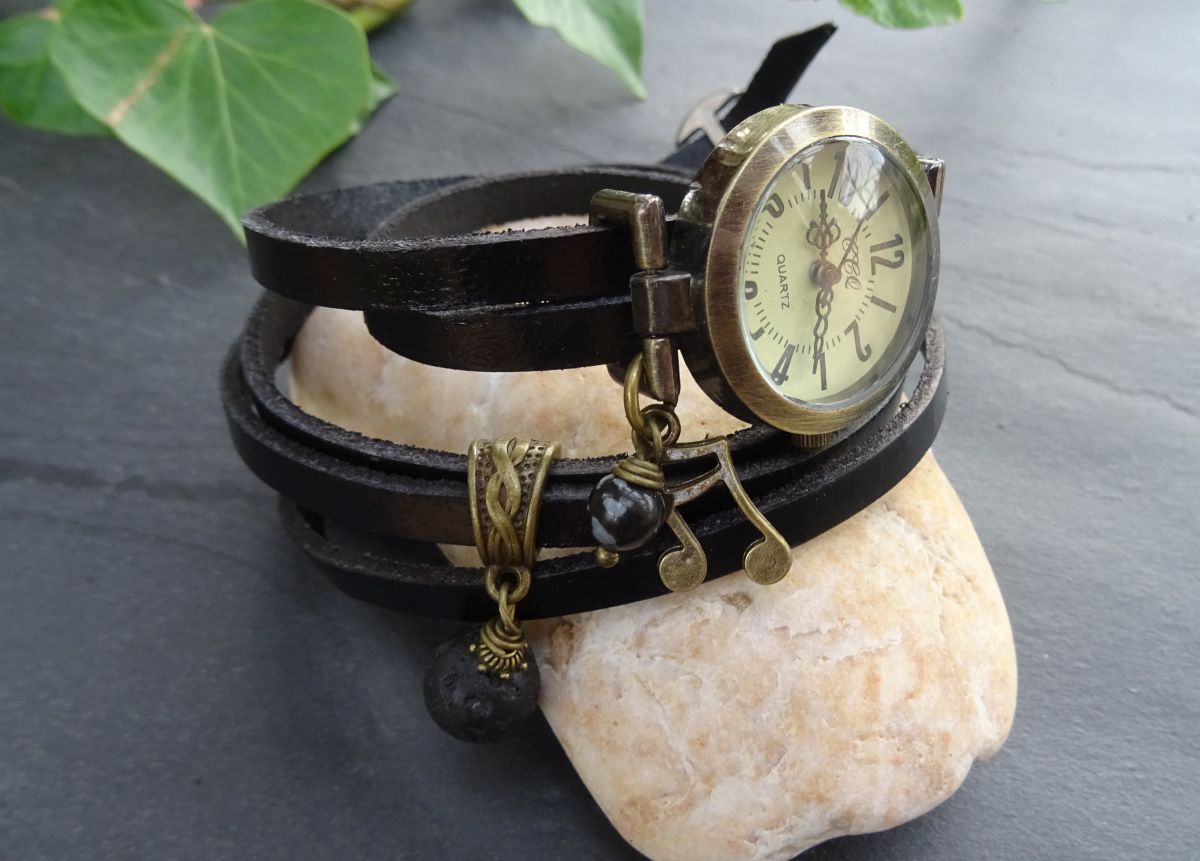 Montre bracelet 5 tours cuir perle lave &agrave; parfumer