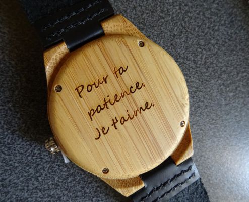 Montre homme bambou grav&eacute; sur bracelet cuir Noir &agrave; personnaliser