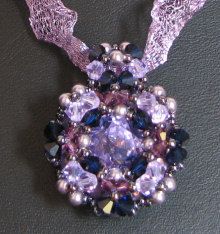 Pendentif  Andros Indigo violet sur organza