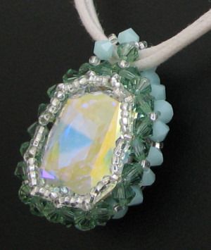 Pendentif m&eacute;daillon carr&eacute; Menthe en kit