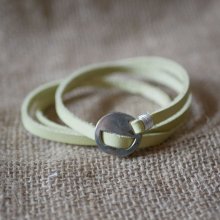 Bracelet cuir Vert Anis fin triple tour ajustable